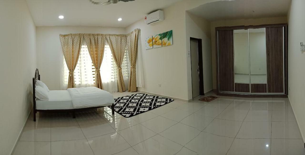 Aishah Homestay Banting  Luaran gambar